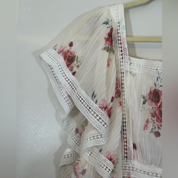 Thriving‎ Romance White Floral Print Tiered Midi Dress - Picture 9 of 13